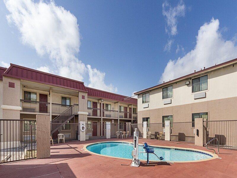 Hotel Super 8 By Wyndham New Braunfels I-35 Zewnętrze zdjęcie