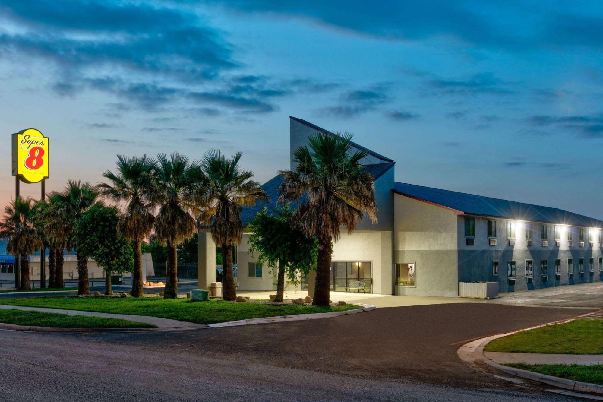 Hotel Super 8 By Wyndham New Braunfels I-35 Zewnętrze zdjęcie